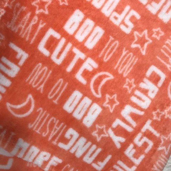 HD Designs Spooktacular Creamsicle White Plush Throw Blanket - Picture 2 of 6